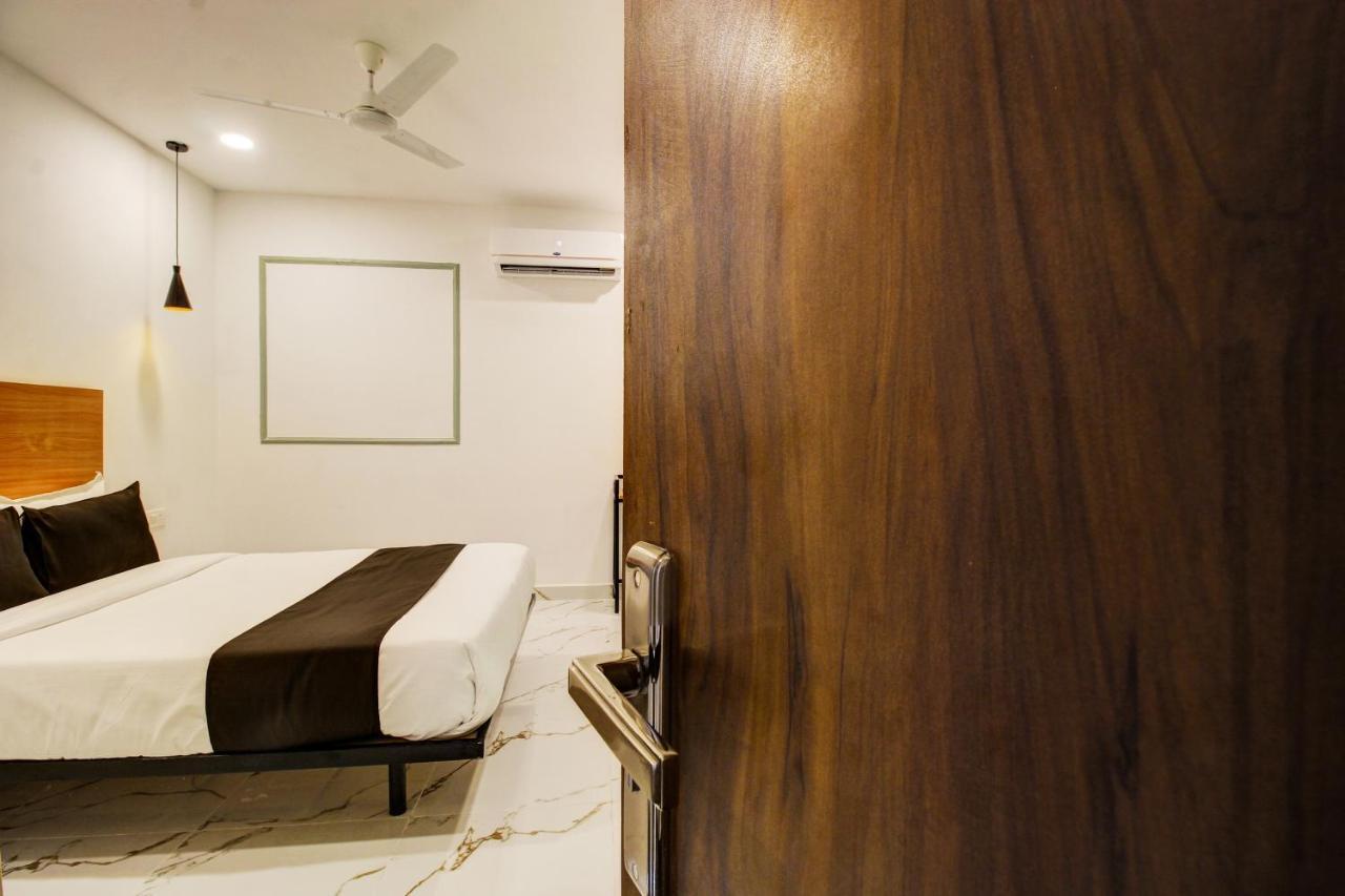 Super Townhouse Rcc Hotel Banjara Hills Hyderabad Exterior foto