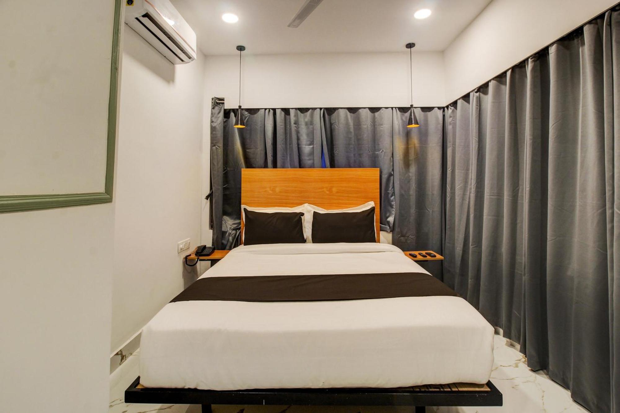 Super Townhouse Rcc Hotel Banjara Hills Hyderabad Exterior foto