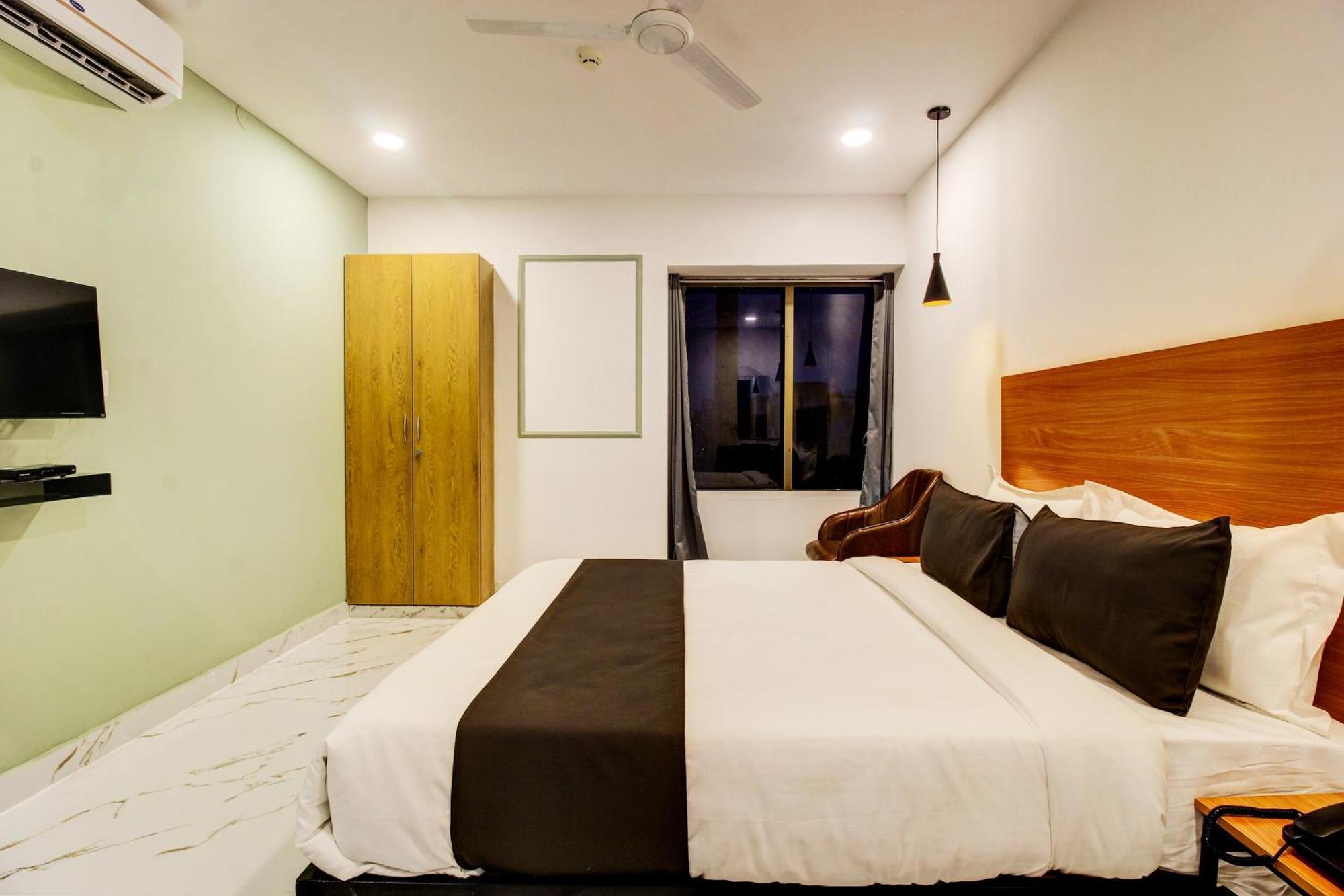 Super Townhouse Rcc Hotel Banjara Hills Hyderabad Exterior foto